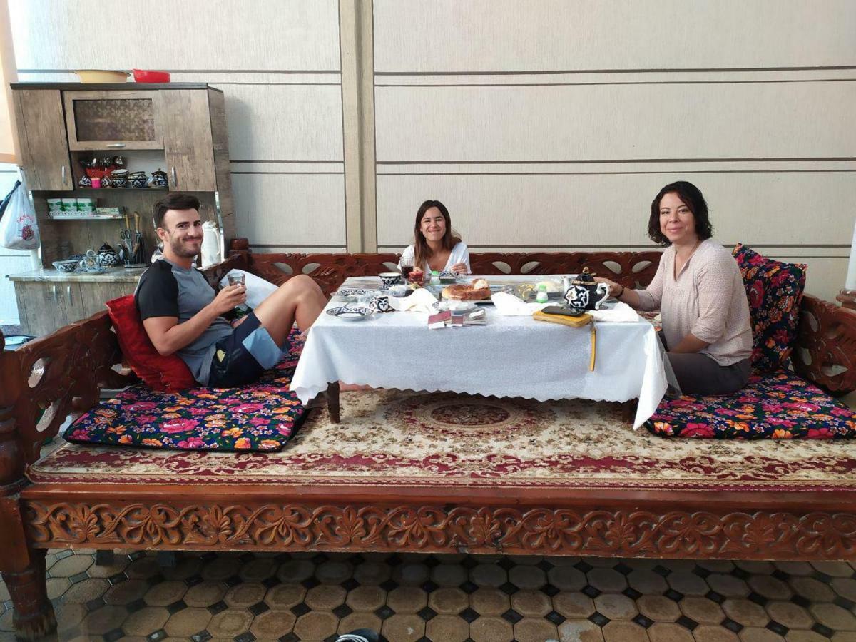Uvaysiy Family Guest House Marghilon Exteriör bild